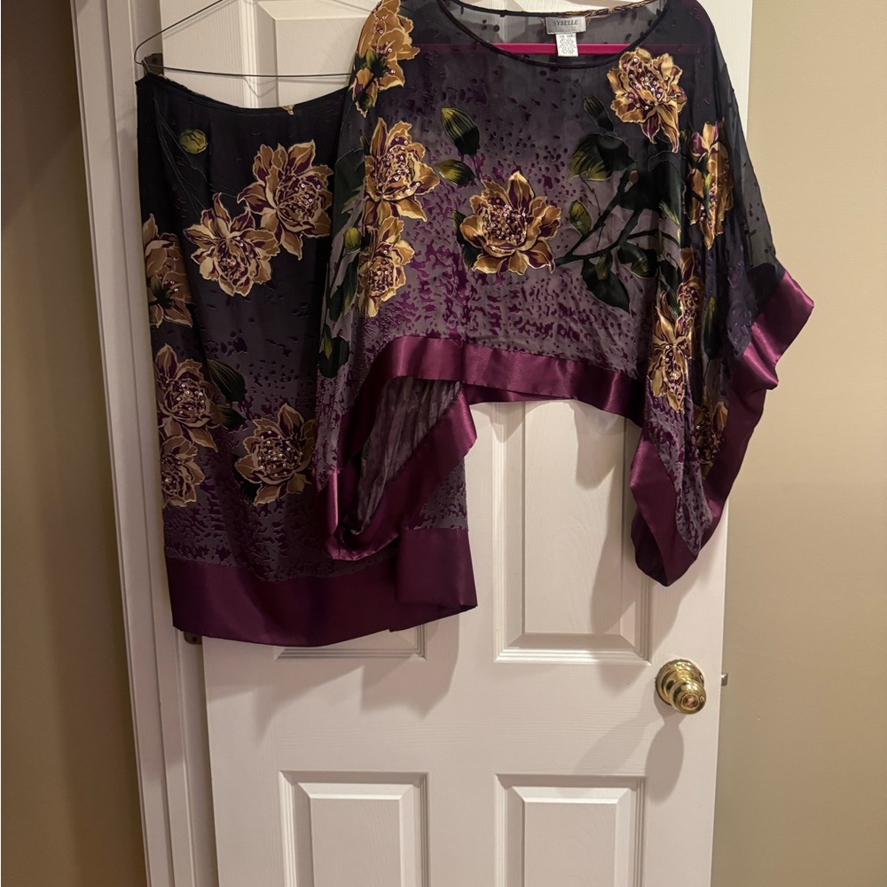 Chic Floral Women's Blouse in Purple and Gold